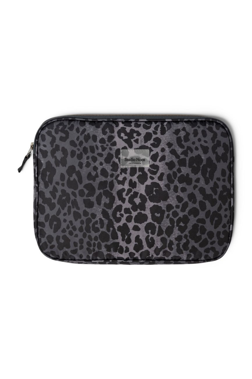 E-shop STUDIO NOOS - Puffy OBAL na Laptop 15´| Black Leopard