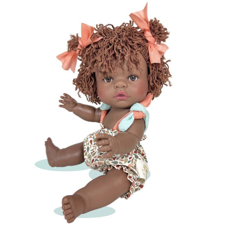 E-shop Nines d´Onil voňavá bábika Kenya Girl 37cm v darčekovej krabičke 3020