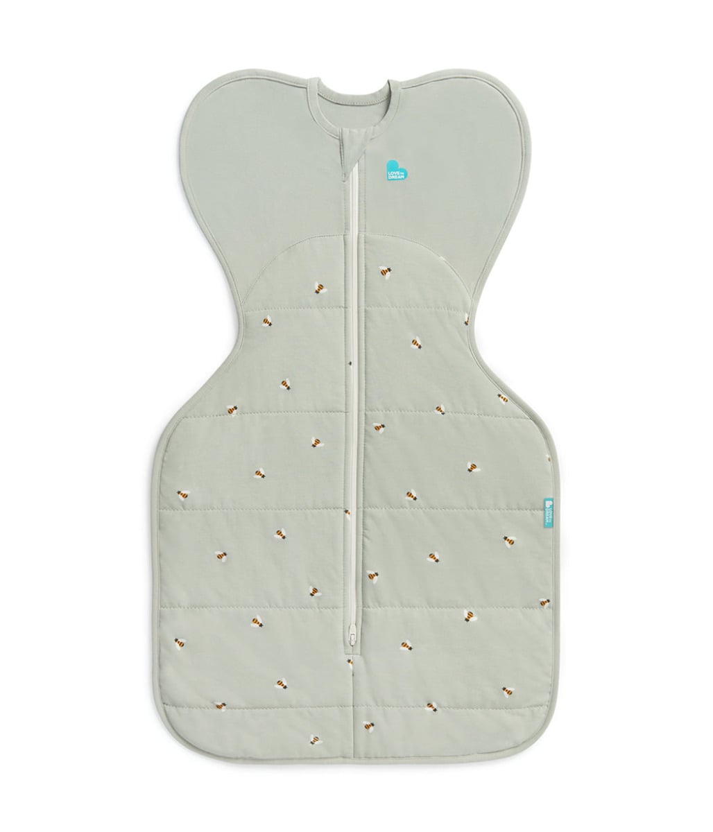 E-shop Love To Dream Swaddle UP Zavinovačka - veľkosť XS - olivová/včielky - 1. FÁZA - 2,5 TOG