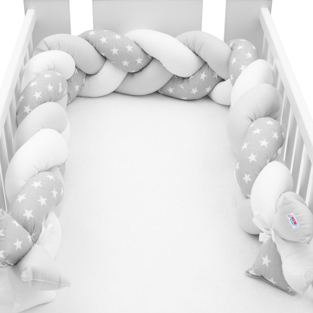 E-shop Ochranný mantinel do postieľky vrkoč New Baby Hviezdičky sivo-biely - 42970