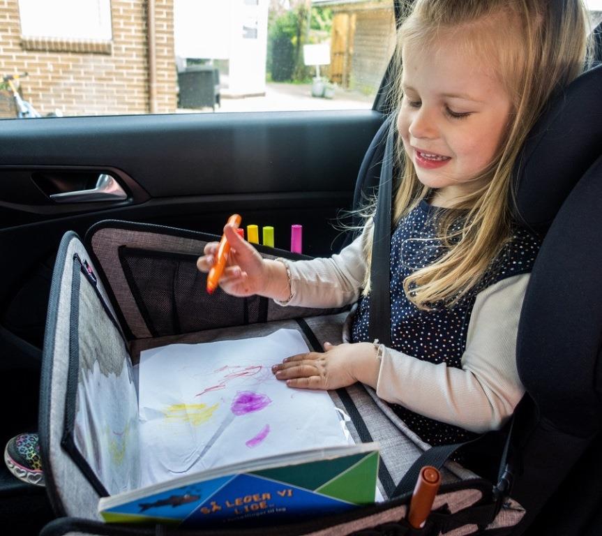 E-shop Baby Dan BabyDan Travel Fun Hrací pultík do auta na aktivity pre deti