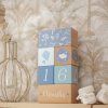label label milnikove kostky blue