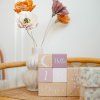 label label milnikove kostky pink