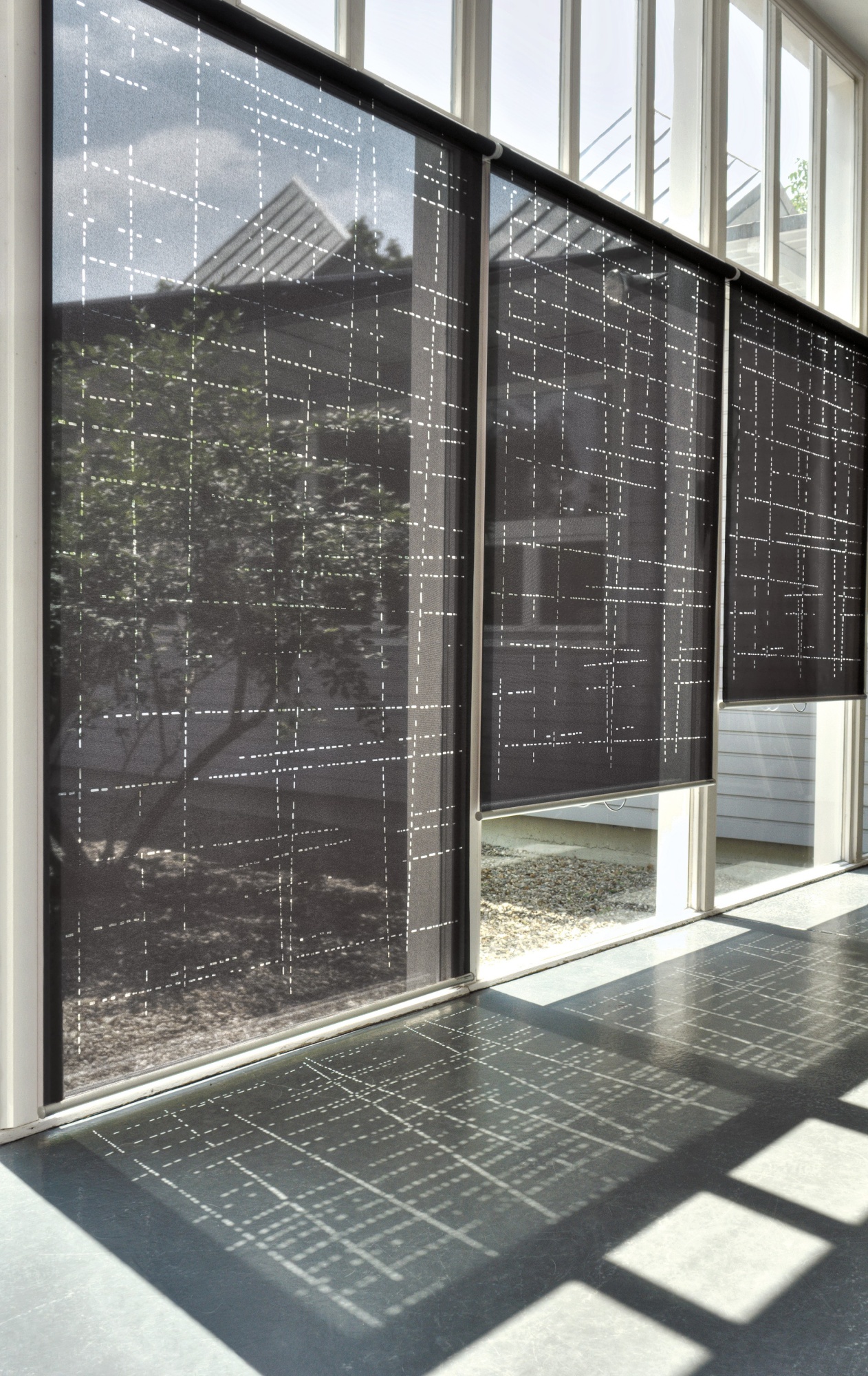Création-Baumann-Roller-blind_Laser-Stitch_R