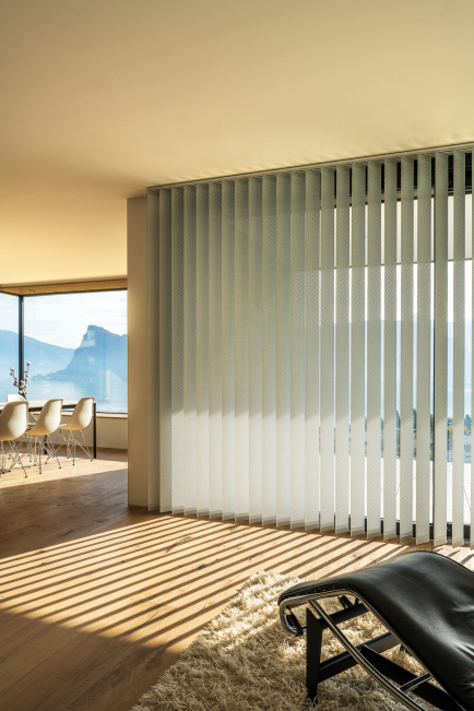 Création-Baumann-Vertical-blind-Laser-Smile-V