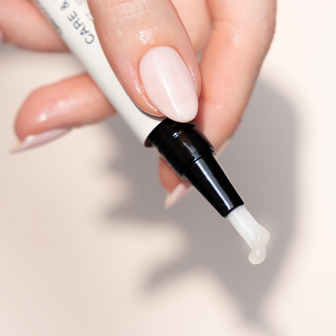 Jak pečovat o nehtovou kůžičku, když používáš Striplac.