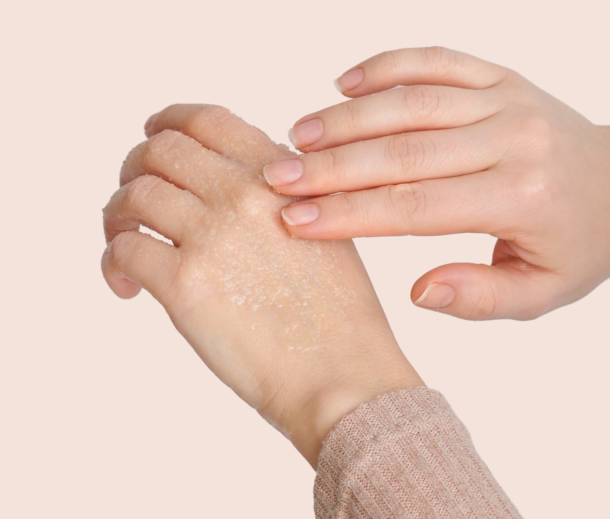 Proč je důležité dělat peeling pokožky rukou v zimě