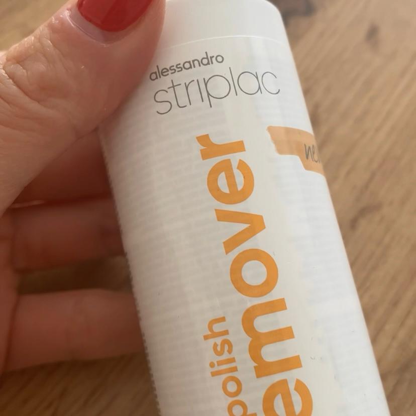 Striplac Peel Off Remover nebo UV Polish Remover? Jaký je mezi nimi rozdíl?