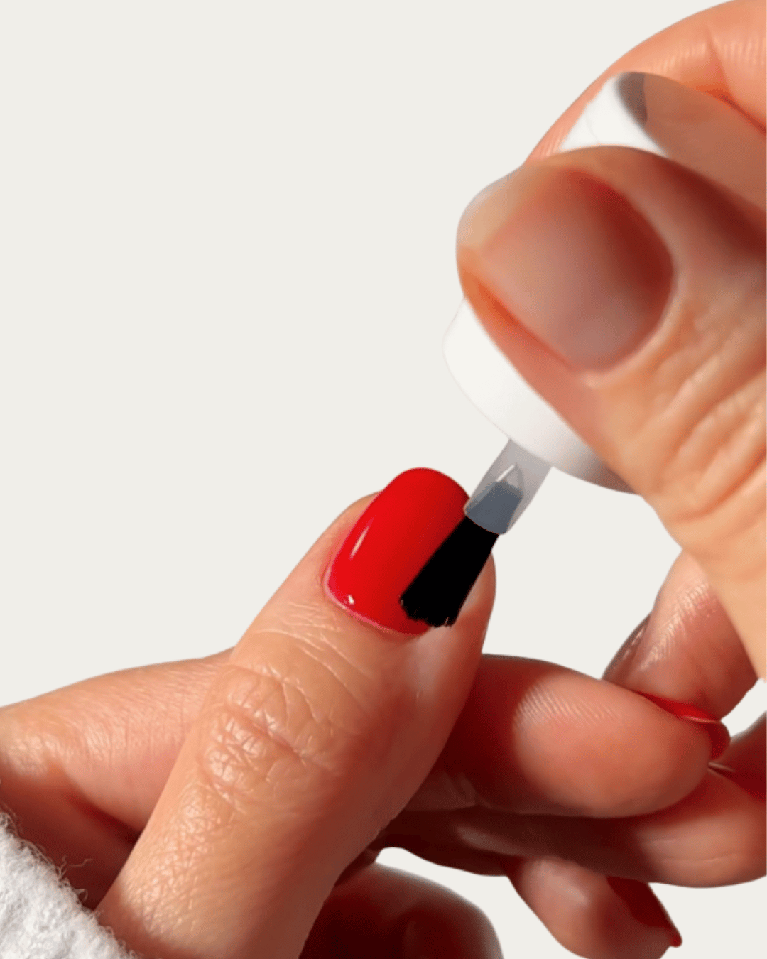 Nanesení Peel Off Removeru – krok 2