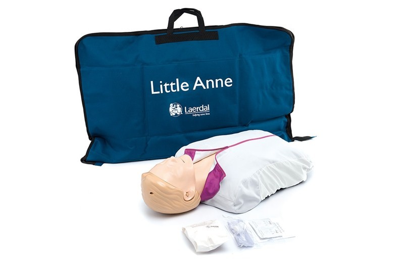 Laerdal Medical Little Anne QCPR resuscitační figurína