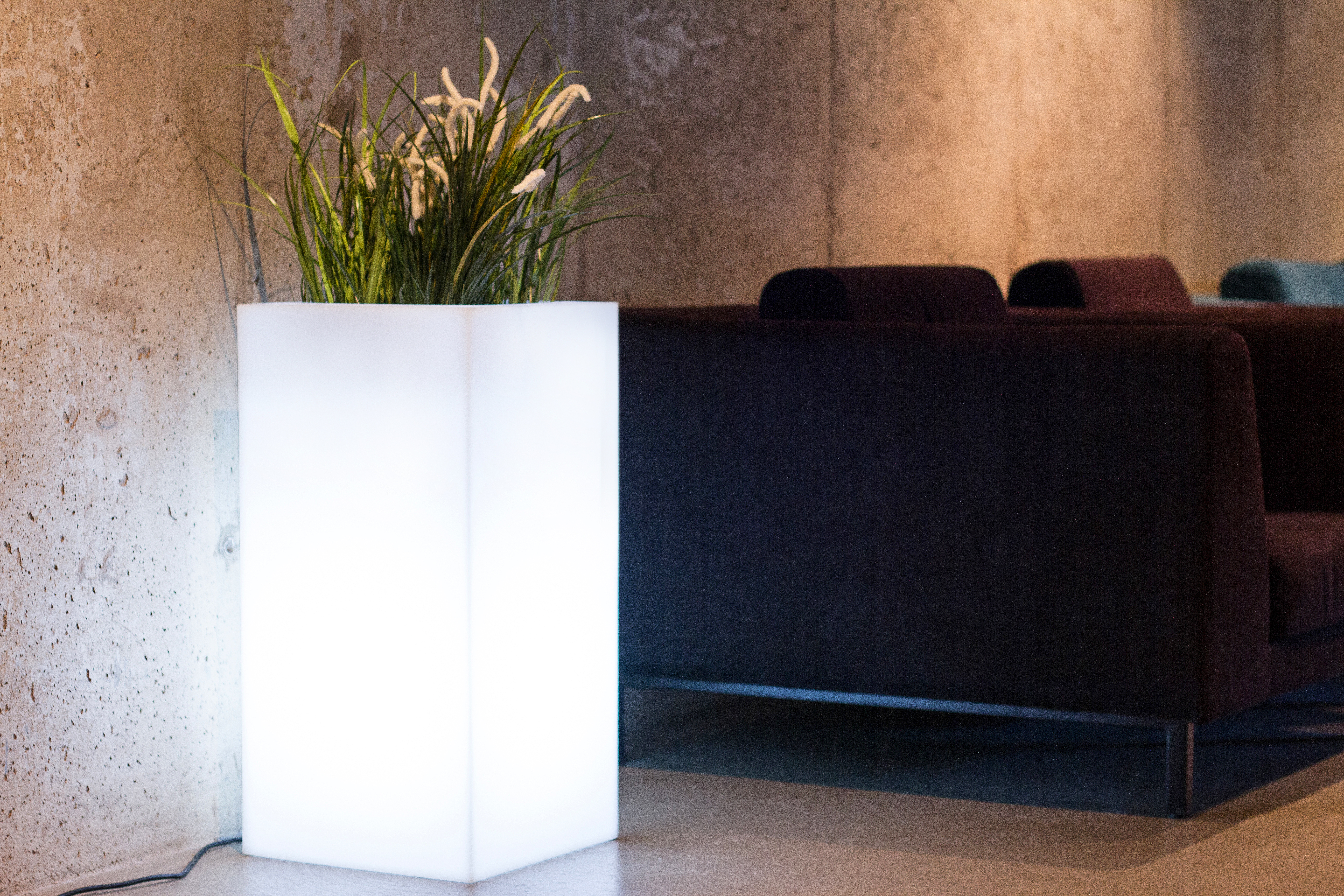 Květináče, které rozzáří vaši zahradu, terasu i úsměv