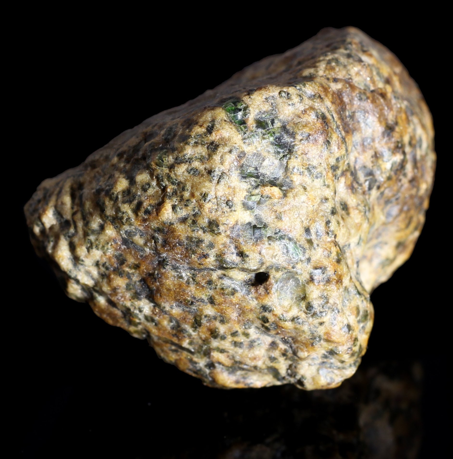 Erg Chech 002 - lava older than our Earth