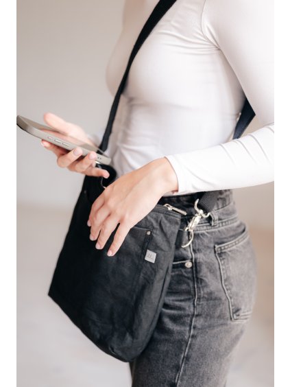 Kabelka KLÁRA přední kapsa černá 1