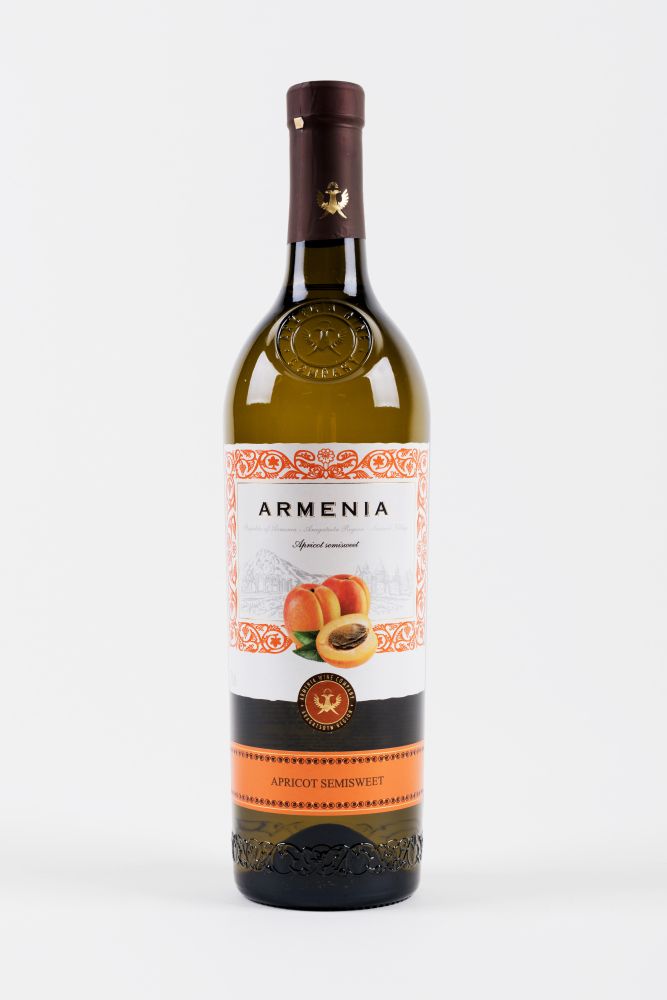 Armenia Apricot semisweet - polosladké bílé víno 0,75l 12% (holá láhev)