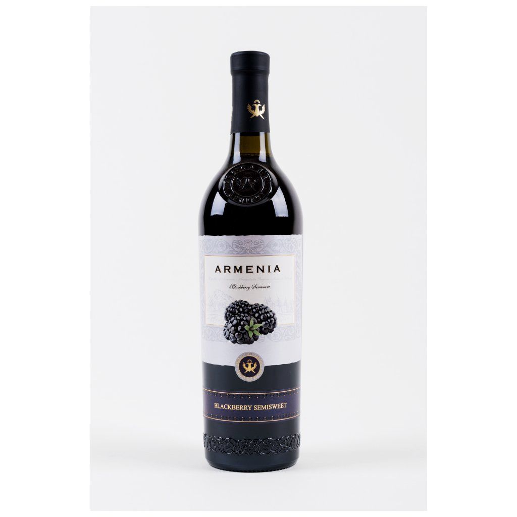 Armenia Blackberry Semisweet - polosladké červené víno 0,75l 11% (holá láhev)