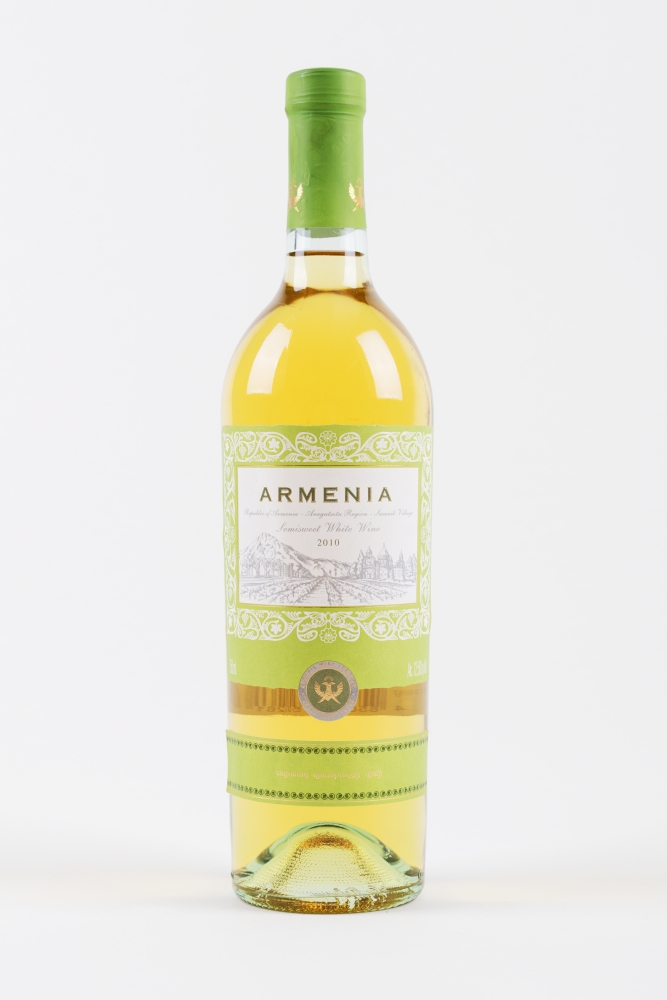 Armenia Semi Sweet 0,75l bílé polosladké víno (holá láhev)