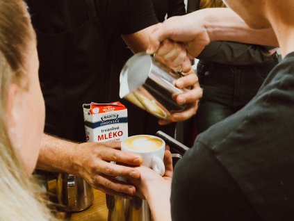 jednodenni kavovy kurz latte art thumbnail