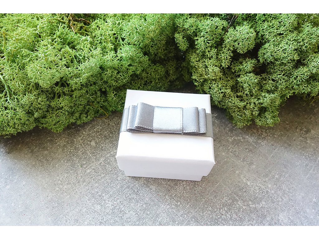 Malé dárkové krabičky na prstýnky a náušnice Barva: bílá s šedou mašlí