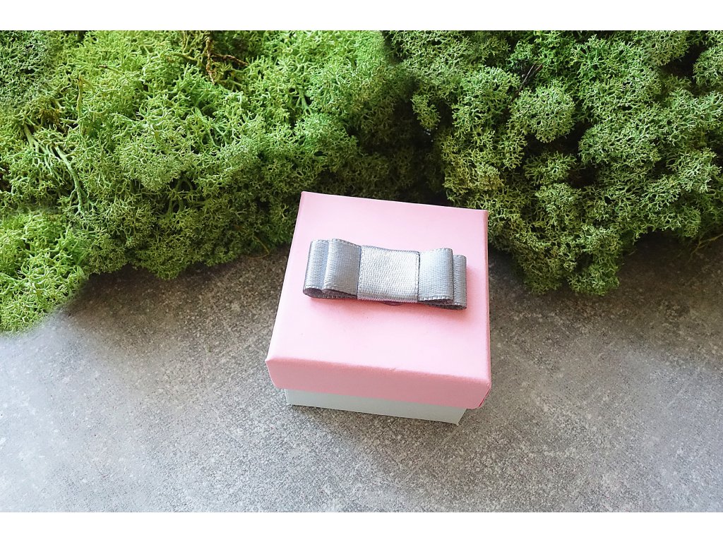 Malé dárkové krabičky na prstýnky a náušnice Barva: růžovo-bílá s šedou mašlí
