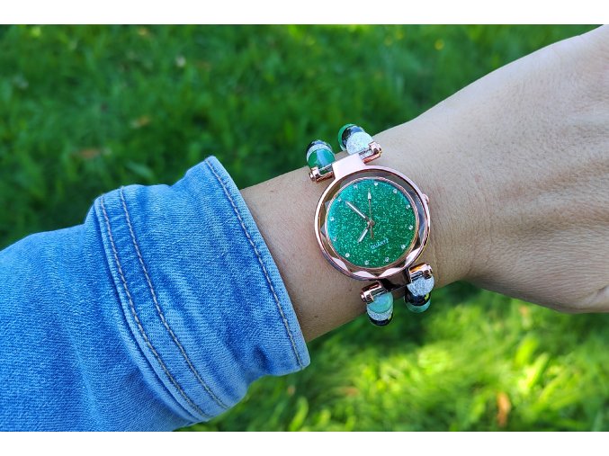Green hodinky z přírodních minerálů