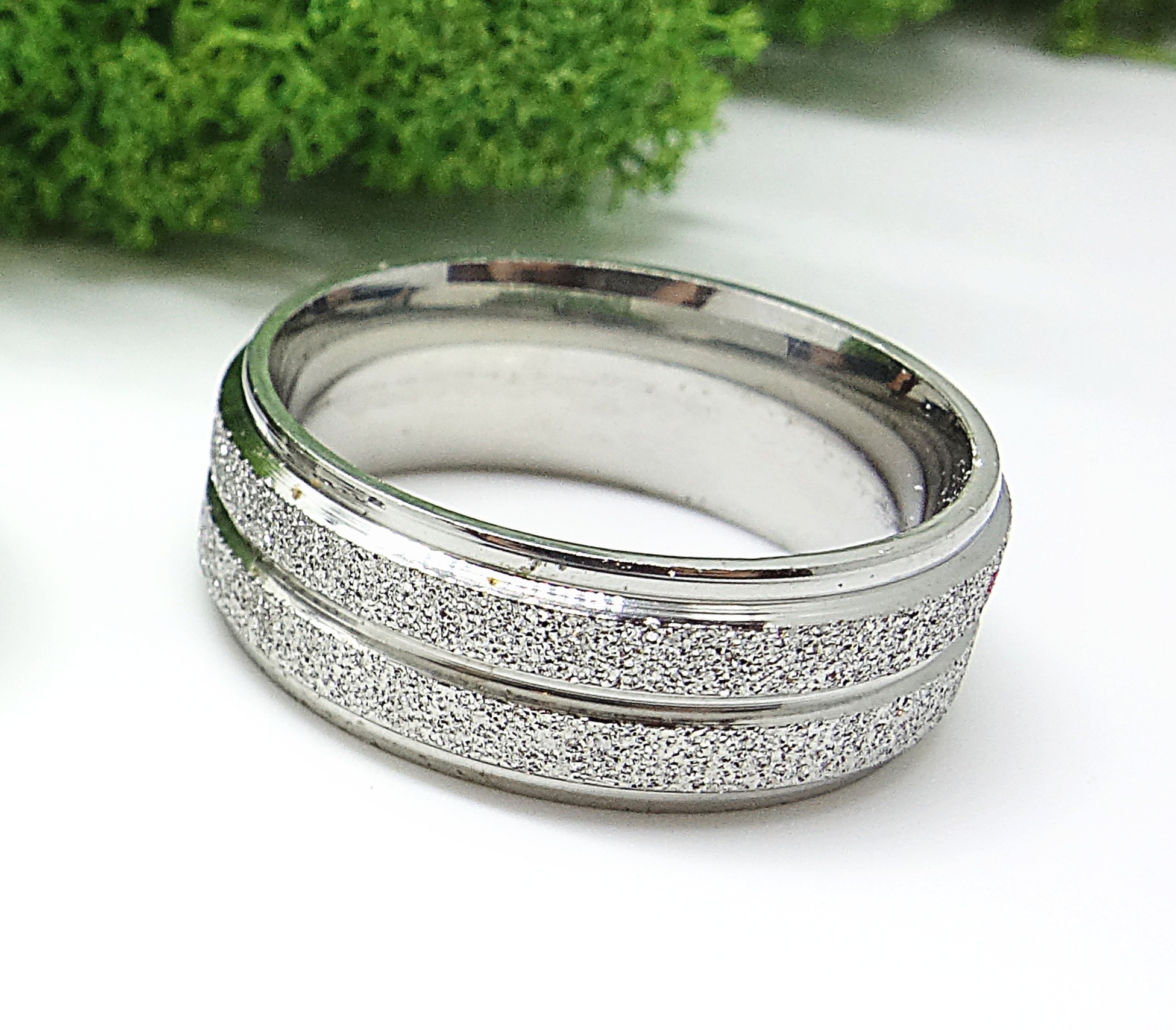 Prsten z oceli Velikost: 8 (obvod 56,5 mm)