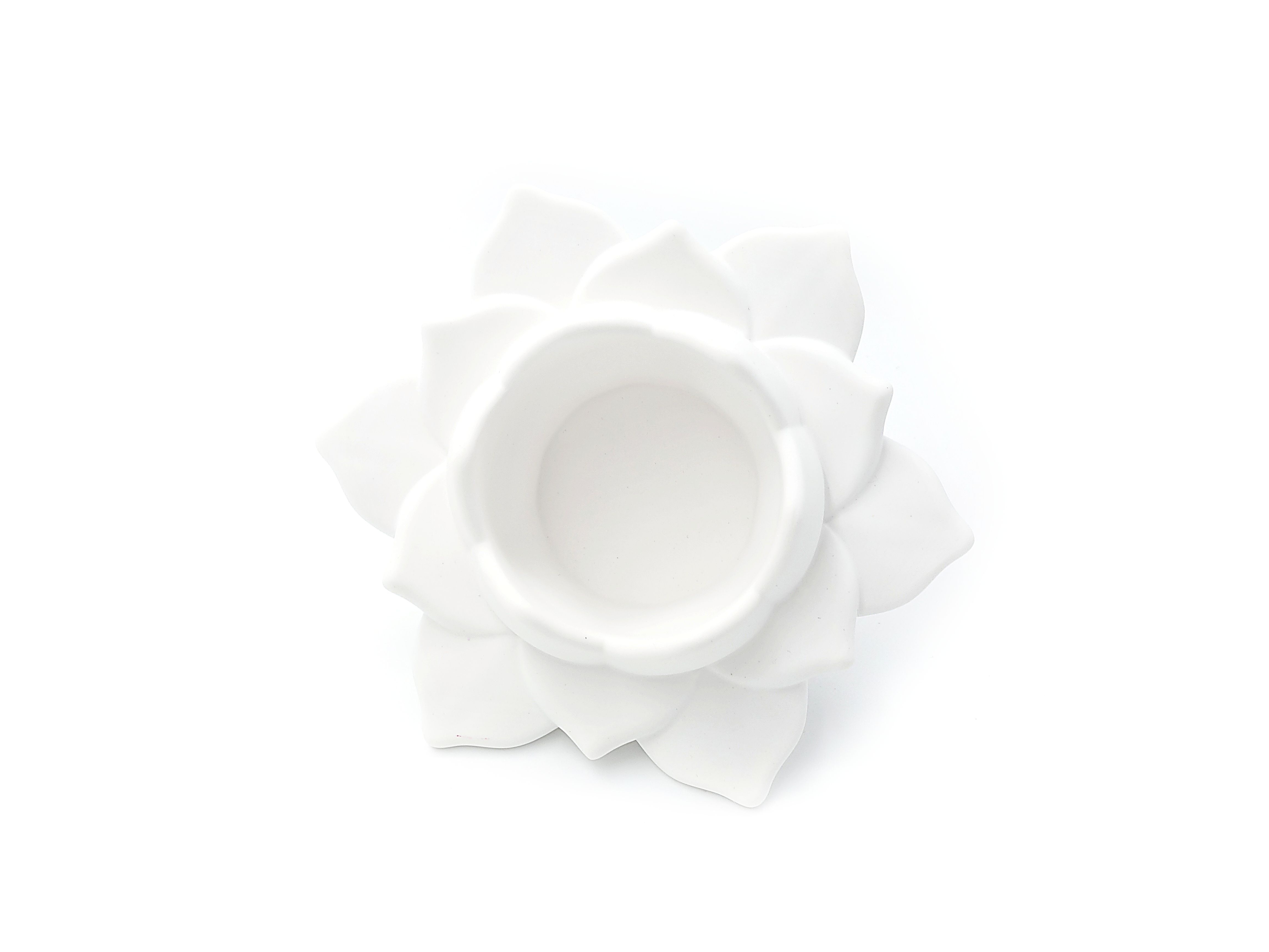 Svícen z kamene - velký lotosový květ Barva: Bílá