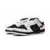 nike sb dunk low tightbooth 21016265 47713860 2048
