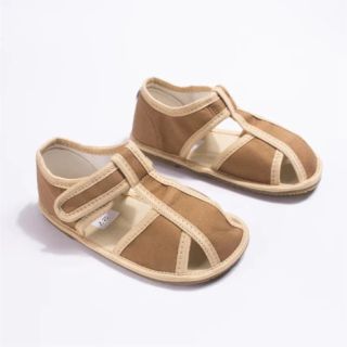 Noha dítěte se vyvíjí stále, přibližně do 15 let života. 🦶🦵 Víme, jak je důležité a náročné vybrat vhodnou obuv. 👟 Máme...