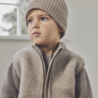 🔥 VESTA, KTEROU SI ZAMILUJETE VY I VAŠE DĚTI. HUTTELiHUT Merino Fleece je přesně ten kousek, který budete dětem oblékat...