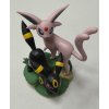 Pokémon - figurka Umbreon a Espeon Prismatic Evolutions Premium Figure Collection