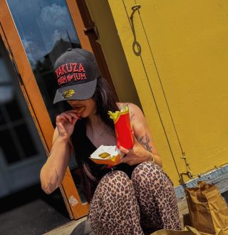☀️ Teplota stoupá. 😎 Kšiltovka zůstává. Existují doplňky, které nosíš občas… a pak jsou kšiltovky, které využiješ od jara...