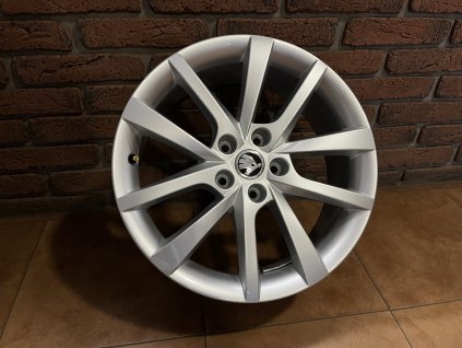 Škoda KODIAQ - zimní obuté kolo 235/55 R18 - kompletní obuté a vyvážené ALU kolo