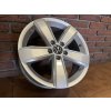 VW PASSAT B8 - originální ALU disky + 215/55 R17 zimní pneumatiky