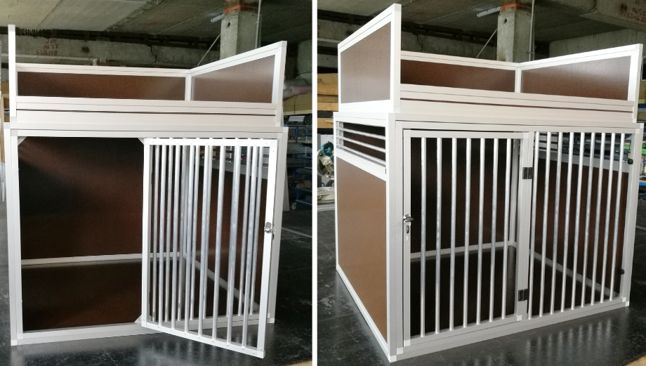 Velký přepravní box pro psy s odkládací ohrádkou