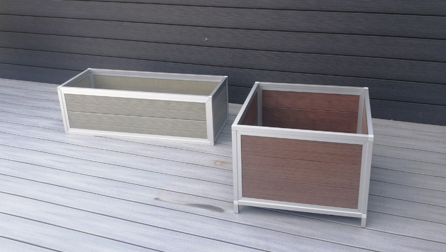 Květináče-lavička