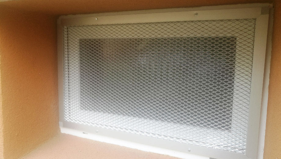 Jak na myši – řešení pro sklepní okna