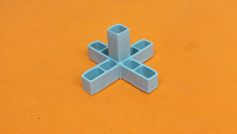 Plastová spojka do profilu 15x15x1mm. Absolutní novinka!!!!