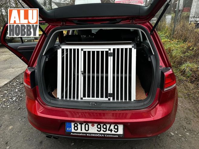 Přepravní box pro pejska – Volkswagen Golf 🐶🚗 Hledáte bezpečné, pohodlné a stylové řešení pro přepravu vašeho pejska?...