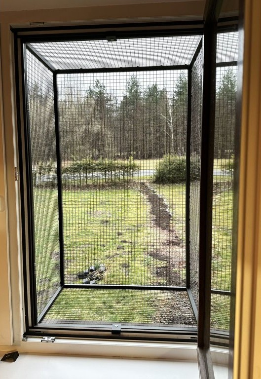 Závesný kôš do okna – interiér