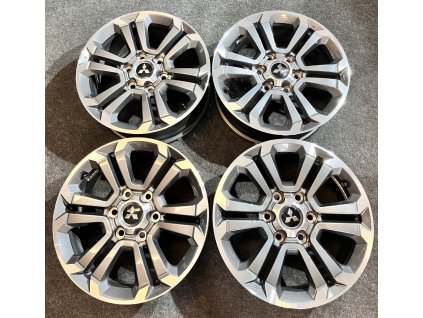 6x139 R18 originál Mitsubishi L200