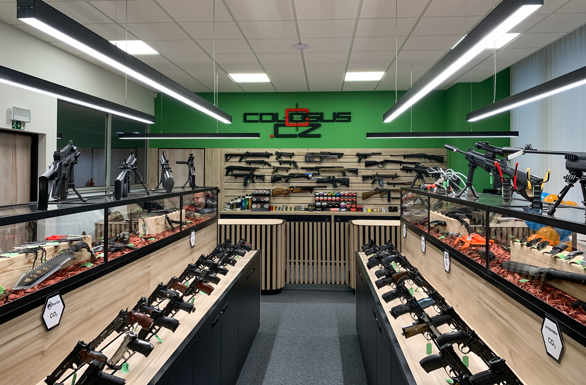 Nové osvětlení v prodejně Colosus