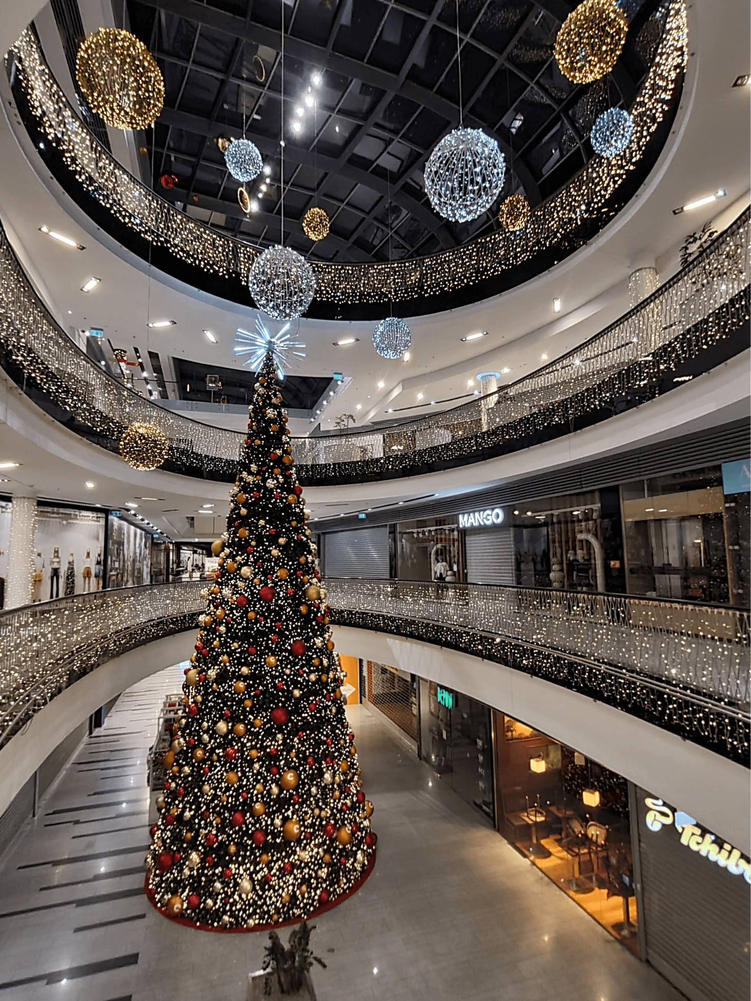 Vianočné osvetlenie nákupných centier