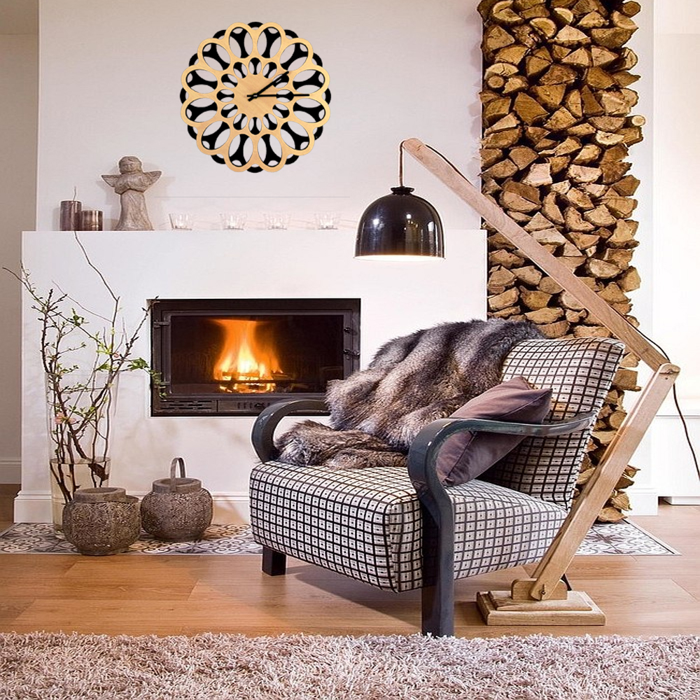 Designové nástěnné hodiny v kombinaci přírodní dřevo a černá barva