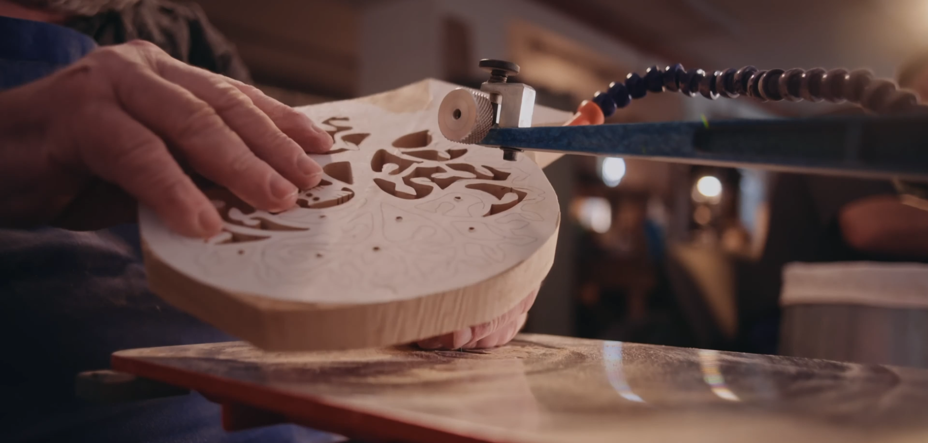 Ruční práce ze dřeva v dílně Amadea