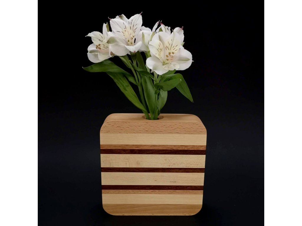 dřevěná váza