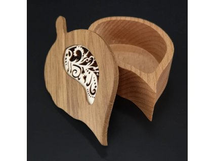 Wooden box in the shape of a leaf, solid wood with poplar plywood insert, 11x6x3 cm