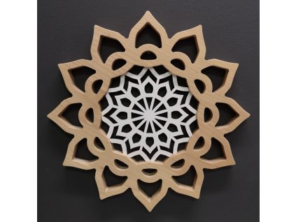 Dřevěná dekorace mandala