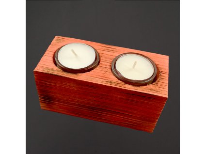 Roter Kerzenständer aus Holz