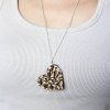 Dřevěný přívěsek na krk srdce, přírodní, 4,5 cm