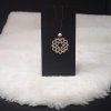 1150 1 dreveny privesek na krk mandala 4 cm